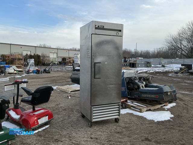 Lot 2-19736 - T-23 true 1 door cooler