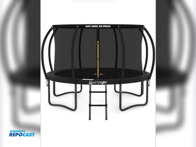 Lot 2-99332 - 14ft trampoline with enclosed netting.