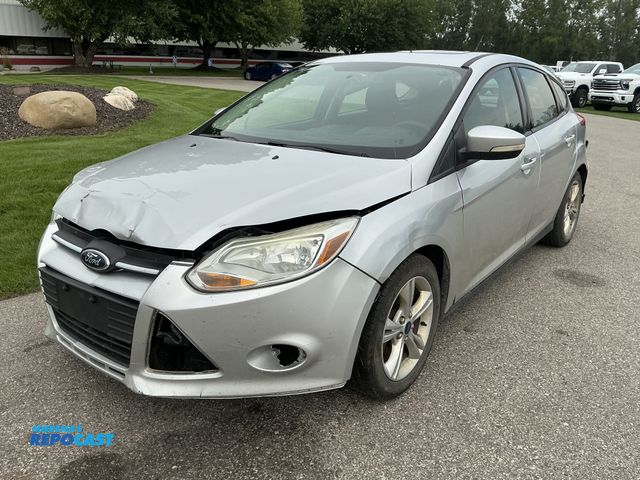 Lot 2-27242 - 2014 Ford Focus SE Hatchback FWD