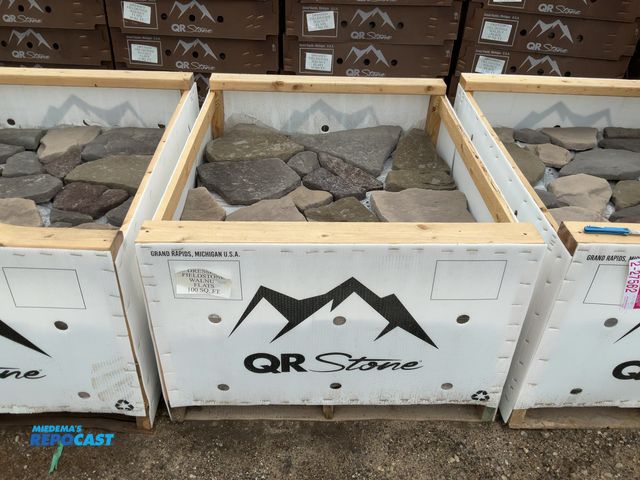 Lot 2-27566 - QR Stone dressed fieldstone walnut flats, 100 SQ. FT.