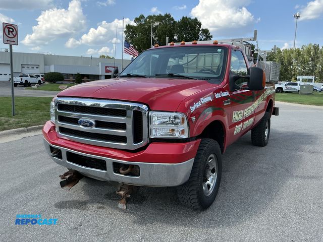 Lot 2-36701 - 2006 Ford F350 XLT Powerwashing Rig Regular Cab Long Box Pickup Truck 4x4