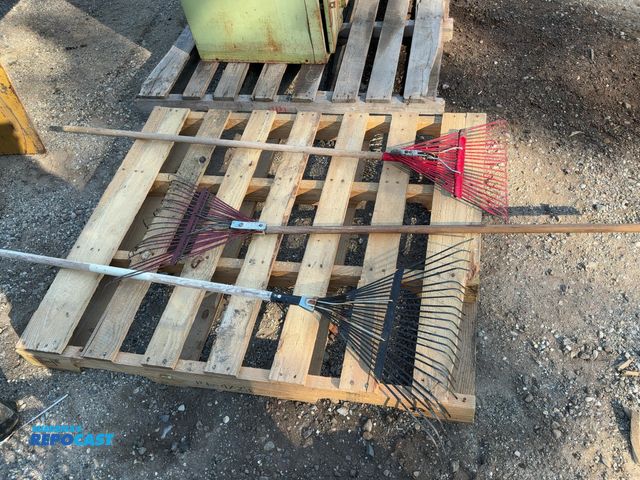 Lot 2-67509 - lot of 3 yard rakes, made of spring steel tines