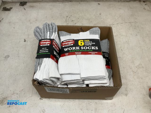 Lot 2-18578 - (18) Pairs of Wrangler Men’s Cushion Crew Socks for Shoe Sizes 6-12