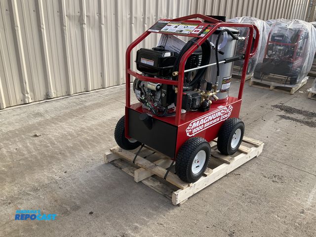Lot 2-60655 - New Magnum 4000 Series Gold Portable Gas Powered Electric Start oil/diesel fired burner Heated Press...