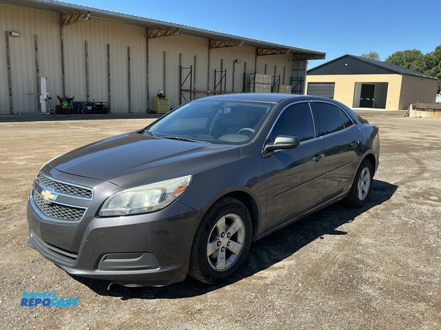 Lot 2-71262 - 2013 Chevrolet Malibu LS Sedan FWD