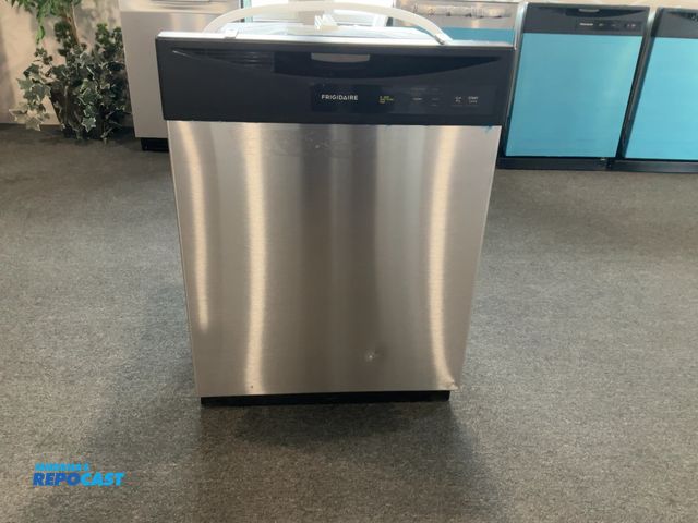 Lot 2-60984 - Scratch & Dent Electric Free Standing Frigidaire FDPC4221AS3A Dishwasher