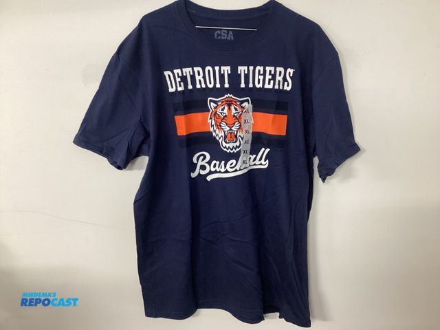 Lot 2-19204 - New Detroit Tigers Baseball T-shirt. By CSA. Genuine MLB Merchandise. Size XL