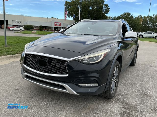 Lot 2-27043 - 2017 Infiniti QX30 Other AWD