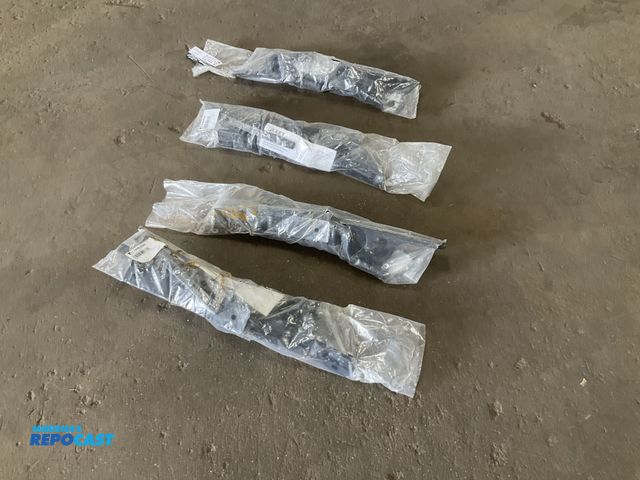 Lot 2-11172 - (4) Fleet Engineers Spray Master FR-22 Fender mounting brackets, new/unused