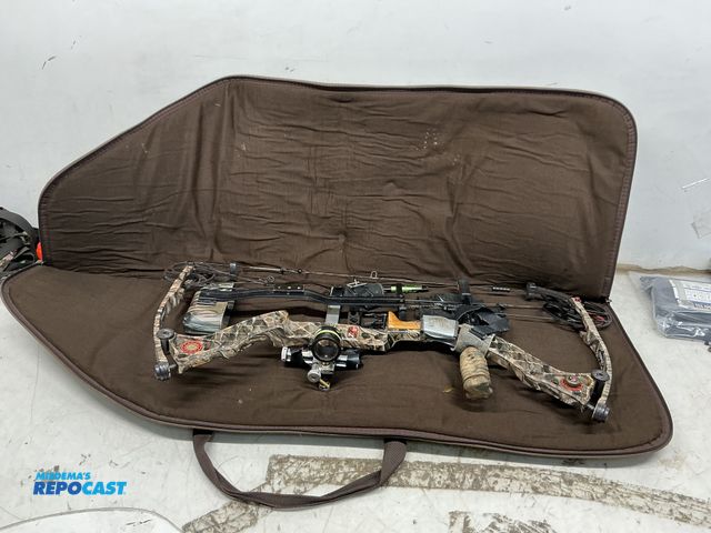 Lot 2-62408 - Compound Bow Mathews Solocam model Z7, Right-handed, 50 lb. draw weight; 27.5" draw length; used bow...