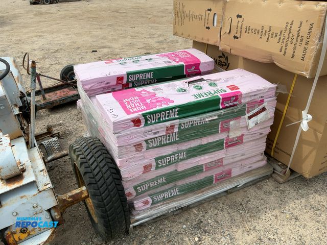 Lot 2-28552 - Lot of (31) bundles Owen’s Corning supreme shingles