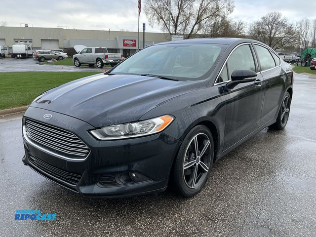 Lot 2-53516 - 2014 Ford Fusion SE Sedan FWD