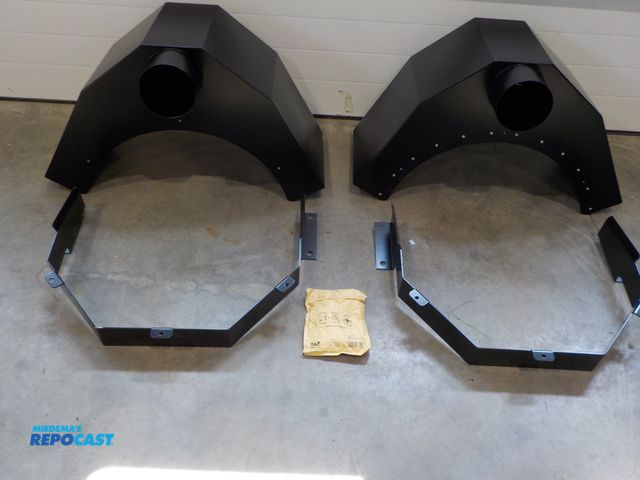 Lot 2-30283 - (2) New welding ventilation hoods. Mount bracket. 34" w x 18"t x 14" depth. 6 inch section tube.