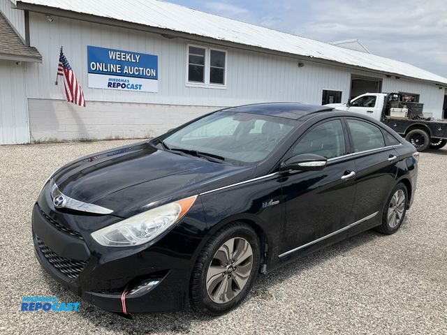 Lot 2-61737 - 2014 Hyundai Sonata Hybrid Sedan FWD