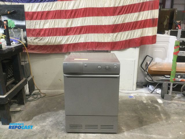 Lot 2-56717 - Electric Asko made in Sweden Dryer butterfly drying
6 cycles
wrinkle free
low temperature