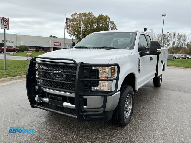 Lot 2-23211 - 2019 Ford F-350 XL Extended Cab Utility Box 4x4