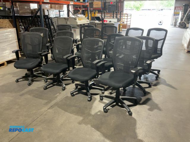 Lot 2-92737 - Set of 14 Padded High Back Adjustable Office Chairs