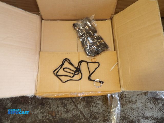 Lot 2-53048 - Lot of (720) new lanyard; split key ring black, #2XKG9, 72PKG of (10) each