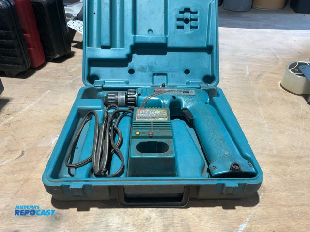 Lot 2-15288 - Makita  6093D Cordless Driver Drill Cordless Battery Powered
