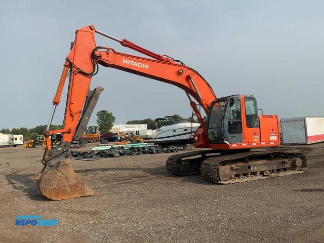 Lot 2-40172 - 2004 Hitachi ZX225USLC Excavator