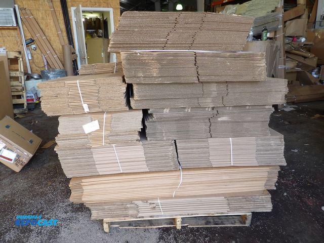 Lot 2-53014 - Lot of approx. (425) New shipping &amp; storage boxes, various sizes