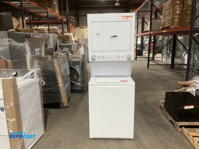 Lot 2-40468 - Scratch & Dent Electric Frigidaire FLCE7522AW4 Washer & Dryer Set