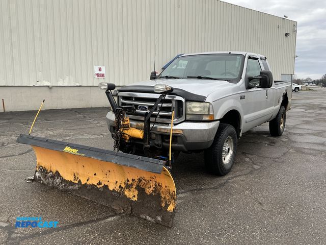 Lot 2-65437 - 2003 Ford F250 XLT Extended Cab Long Box Pickup Truck 4x4