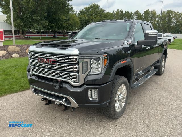 Lot 2-45177 - 2020 GMC Sierra 2500 Denali Crew Cab Pickup Truck 4x4