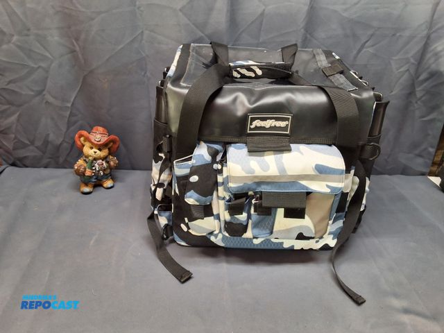 Lot 2-27897 - FEELFREE WATERPROOF CAMO CRATE BAG