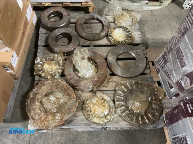 Lot 2-39522 - Lot of assorted old stock roller bearings and bearing discs