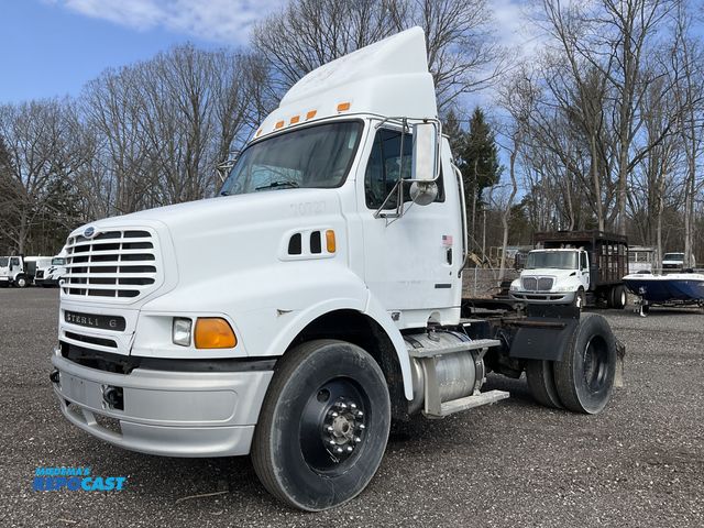 Lot 2-44851 - 2007 Sterling L8500 4x2 Daycab Semi Truck