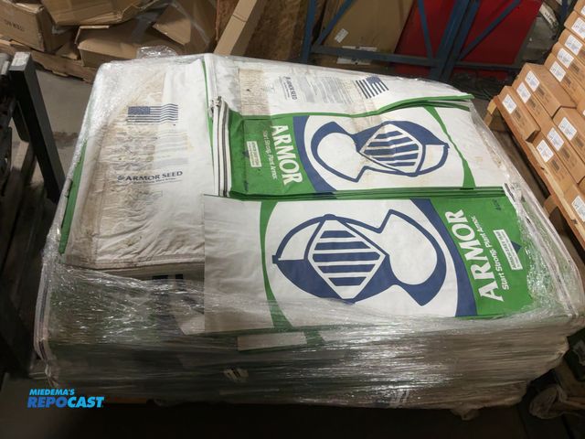 Repocast.com - Lot 2-99721 - Skid of Armor seed bags.