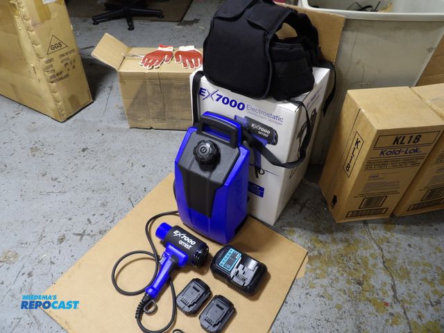 Lot 2-53220 - New in box emist ex7000 w/ backpack disinfectant sprayer harness 2 batterie chargers, and training t...