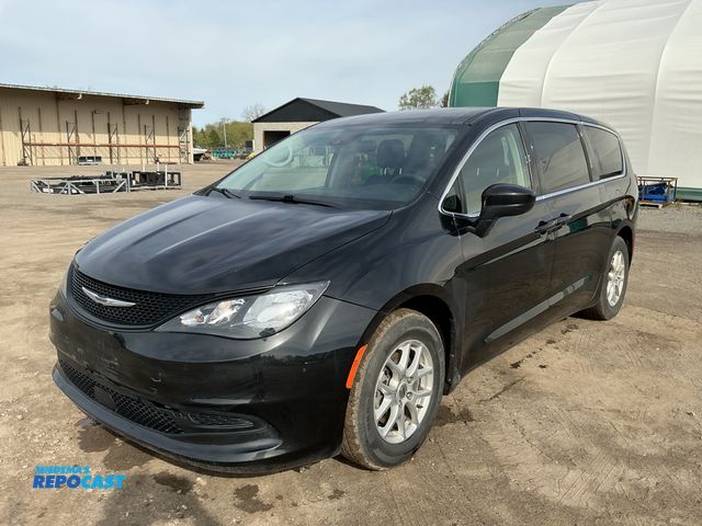 Lot 2-90138 - 2023 Chrysler Voyager LX Mini Van FWD
