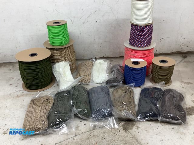 Lot 2-35914 - Box Para-Cord