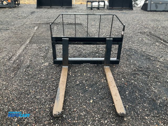 Lot 2-40939 - New Tomahawk 42" Fork Frame Quick Attach