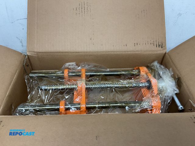 Lot 2-75511 - Pony woodworking vise model 27091