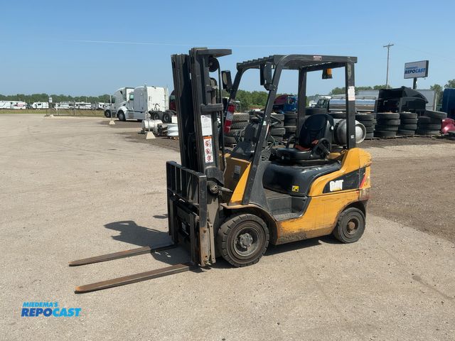 Lot 2-44903 - Caterpillar 2P3500 Forklift