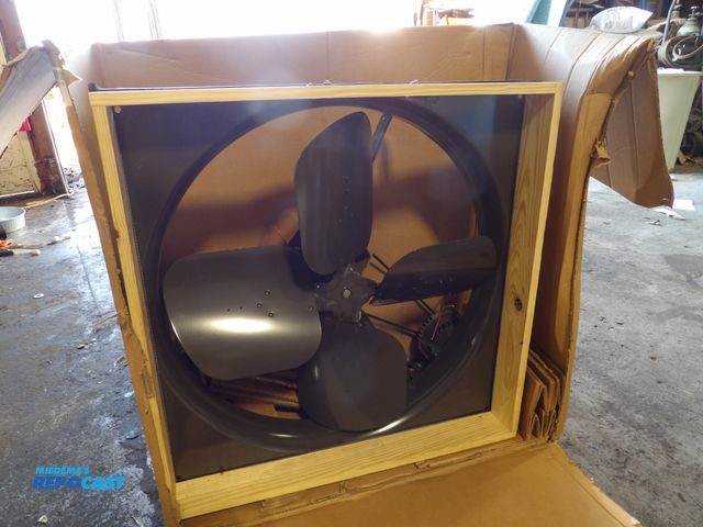 Lot 2-51073 - new dayton whole house fan, ceiling mount, 30" blade, 7,600 CFM max, 1,200 sq.ft. coverage area, bel...