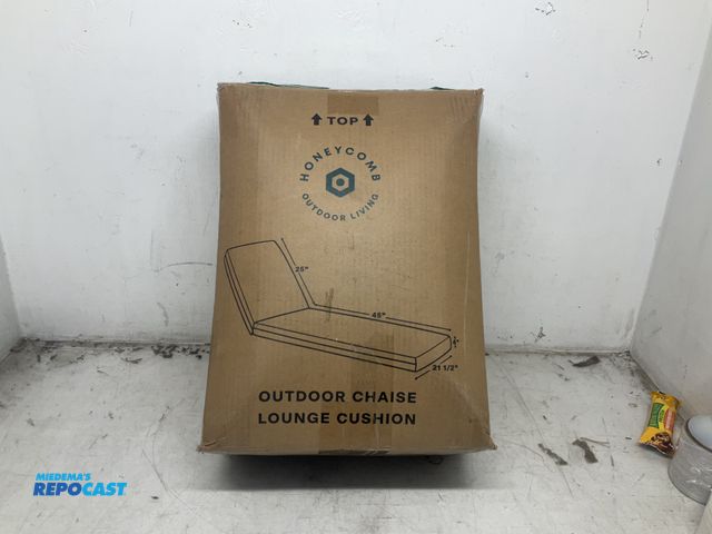 Lot 2-93866 - Outdoor Chaise Lounge Cushion