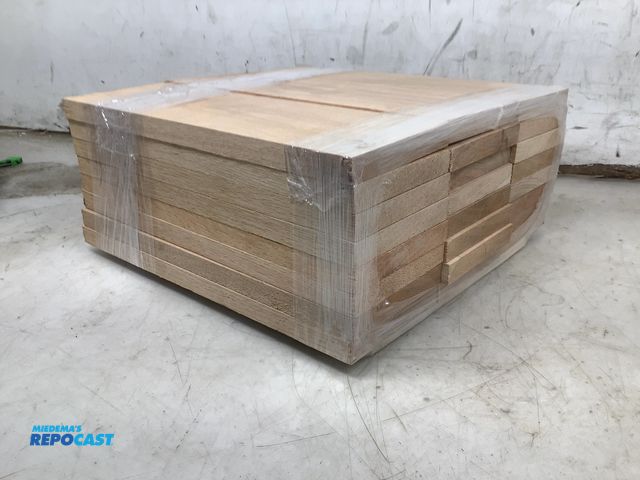 Lot 2-93507 - 24 New Pieces of unfinished sanded red oak hobby and craft wood 3/4" x 4 3/4” 14 3/8”