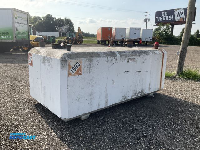 Lot 2-40328 - 1000 gallon concrete encased fuel tank, 11’ 1”L x 5’ 8”W x 4’ 5”T, 3/16” steel tank, previously held...