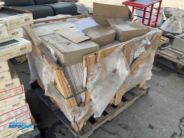 Lot 2-93903 - Skid lot of assorted sized walnut c/b pattern tavertine tiles