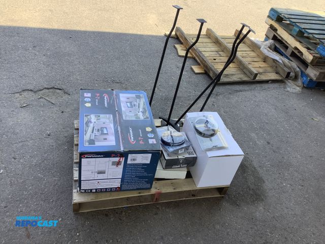 Lot 2-99161 - Skid lot of miscellaneous houseware items including: new Paramax P-7 HD sound, circuit machine, turt...