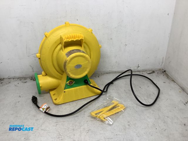 Lot 2-75766 - New YT-370W-F3 120V,60Hz,3A energy saving strong wing YT series air blower