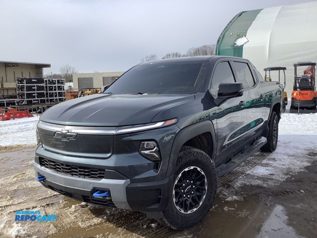 Lot 2-61024 - 2026 Chevrolet Silverado EV 2TR Trail Boss Crew Cab Short Box Pickup Truck 4x4
