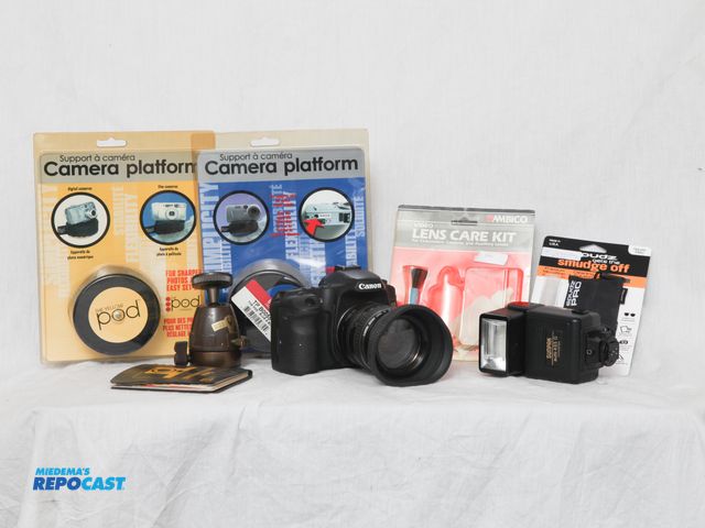 Lot 2-11106 - Canon 40D camera with Canon 28-105 USM lens