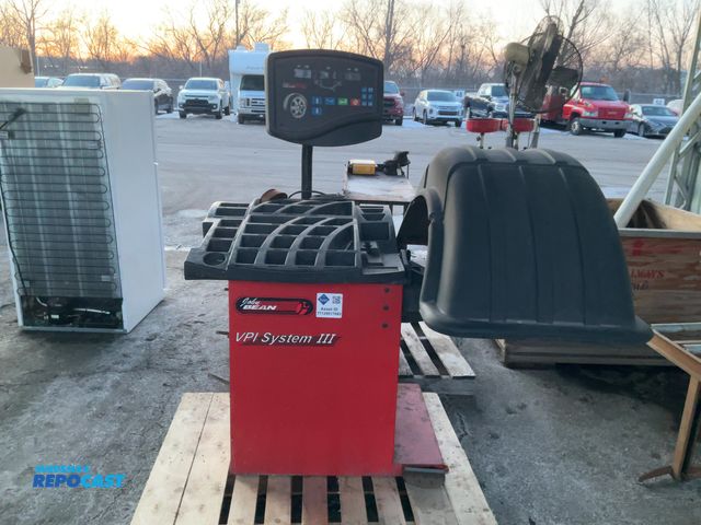 Lot 2-19629 - John Bean VPI System 3 Tire Changer