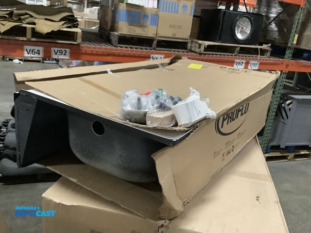 Lot 2-35756 - ProFlo PFB14CRWH Folsom 60 in. x 30 in. Soaker Alcove Bathtub with Right Drain