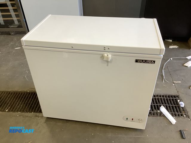 Lot 2-27631 - Duura DCF7 Chest Freezer